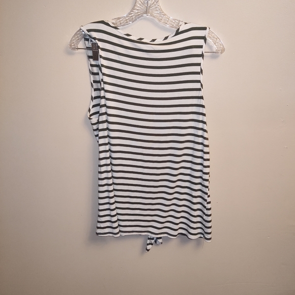 Bundle of 3 tank tops medium - Picture 4 of 10